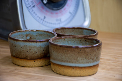 Practical Bee ramekins: speckled tan stoneware, 3 colors, perfect for dips or desserts, 1.75