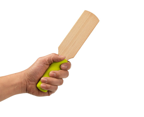 Xiem Clay Paddle, handcrafted from beech wood, shapes, compresses, and flattens clay with comfort. Medium size: 9.5