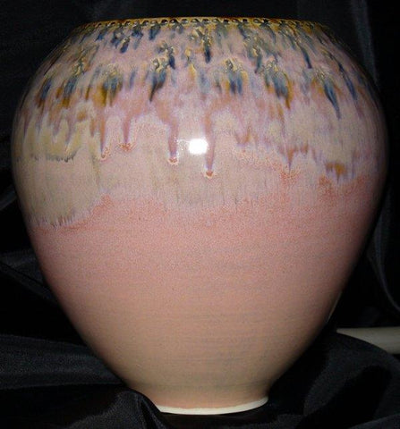 A beautiful runny glaze that's reliably pink. Combines well with any Coyote glaze for stunning results. Amaranth Stoneware Canada.