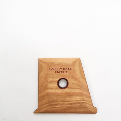 Unfoot provides a simple way to lift your vessel, undercutting clay while preserving wall shape. 3.75